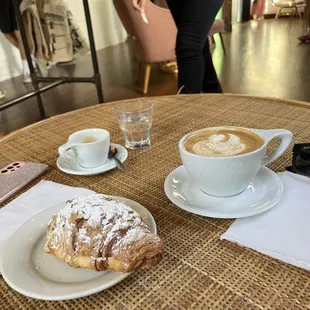 espresso, Cardamom Latte, crossaint