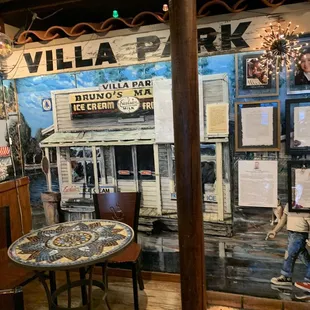 interior, pizza