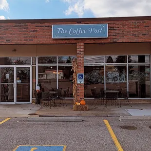 the front of a coffee shop