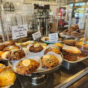 food, donuts, dough desserts