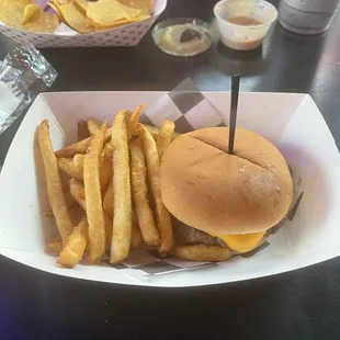 Cheeseburger with nothing on it.