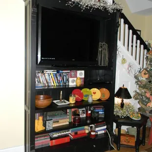 Another side view in the parlor