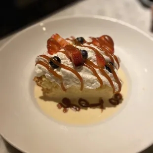 Tres leches ($9)