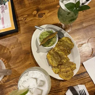 Tostones con Guacamole