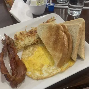 Traditional Eggs with bacon