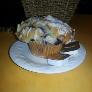 Low-fat blueberry muffin