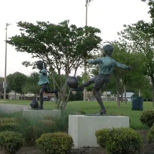 Statutes at the entrance