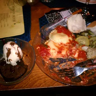 Word can not describe the frozen ravioli and over cooked veggies. But hey i got a brownie a la mode!