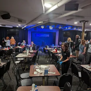 a large room full of people