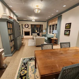 Lounge next to banquet rooms