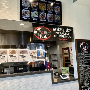 MoMo Hub
