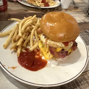 Sheriff burger with extra cheese and a fried egg!