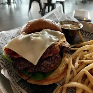 Community Cheeseburger