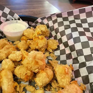 Yes they are open on Sunday!!!!  Cheesebites Pork tenderloin sandwiches  The Rueben, Home-cut fries!!!