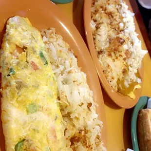 an omelet and a side of bread