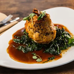 Roasted Chicken (GF)

1/2 Roasted deboned organic chicken , chicken jus