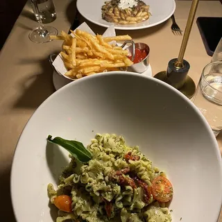 Pesto Reginetti Pasta