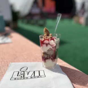 Raspberry cheesecake shooters, the favorite of the party!