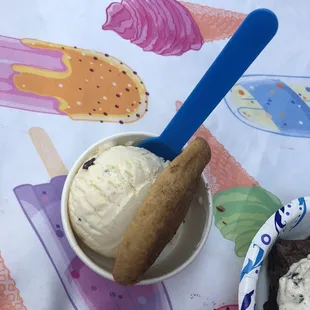 Cabin classic with snickerdoodle cookie and cookie dough