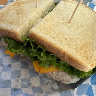 Tuna sandwich