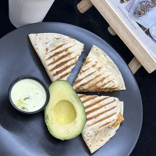 Soy-riso breakfast quesadilla. Avocado crème