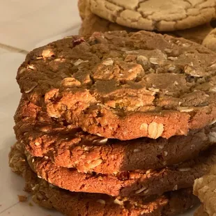 Glass Animals Cookie: Sunflower butter, oats, golden raisins