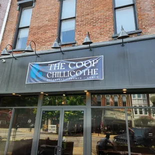 the outside of the restaurant