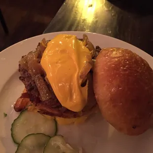 Cheddar Ale Burger