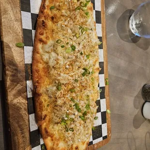 Crab dip flatbread