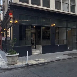 sensibly tatted up bartender said it&apos;s a, &apos;very soft opening&apos; while serving about 10 patrons before dark on a wed in july. has potential!