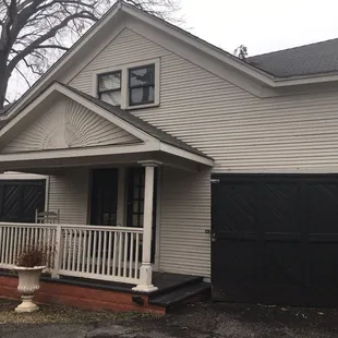 Guest house: full kitchen, bedrooms and bath