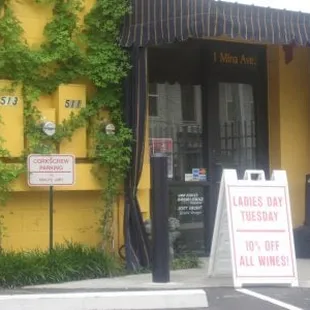 a sign outside of a restaurant