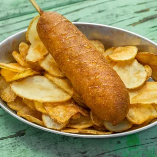 a bowl of potato chips