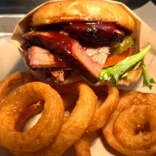 Smoked meat burger