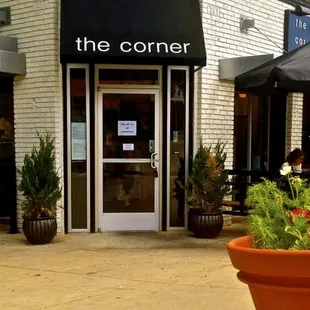 Perfect location on the Hill