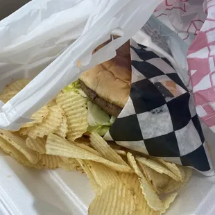 Hamburger with chips !