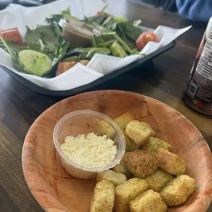 Such a fresh and flavorful salad- loved the vinaigrette