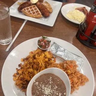 Huevos Con Longaniza