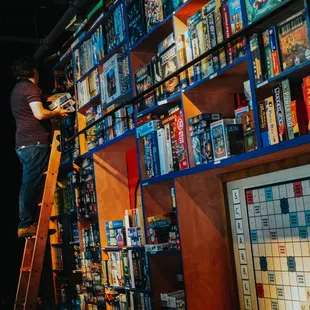 With over 500 games to play while you eat or drink, you're sure to have a good time!