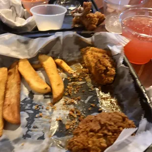 The fries were so so so good, and I appreciate the food is served in takeaway containers