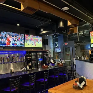 Bar, sports TVs, family friendly dining.