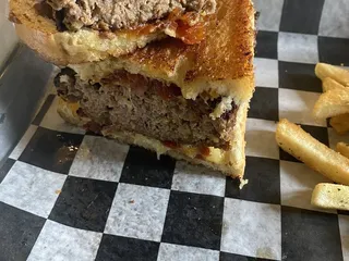 The Wall Street Pub & Grille