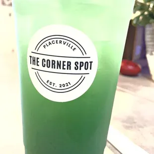 32oz Green Gusher Tea: Lemon tea, Cranberry aloe vera, Lime B12 &amp; Sugar free gusher flavor | 20 - 25 cal 5g carbs 0 sugar