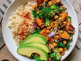 Farm To Barn Cafe & Juicery