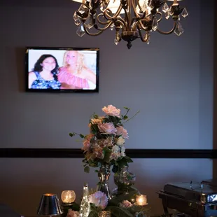 Built-in TV's for a slide show. Outside caterers welcome!