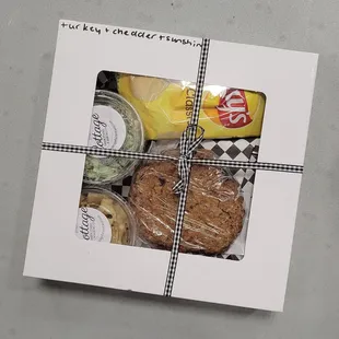 Boxed lunch. So cute!