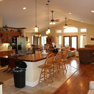 Spacious Great Room for your wedding party to get ready in!