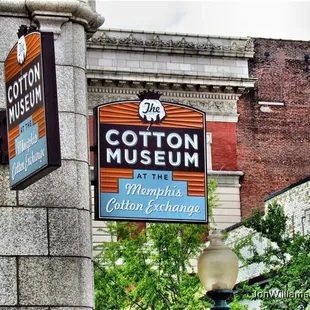 Cotton Museum Outside Signs