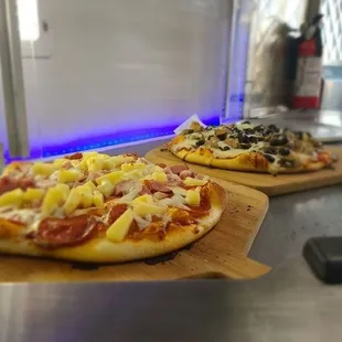 Hawaiian pizza on deck!