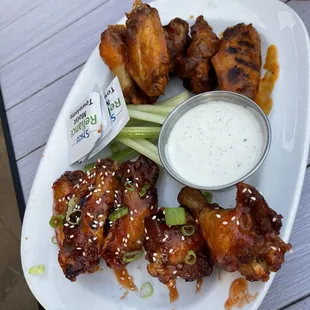 Buffalo Wings &amp; Siracha wings